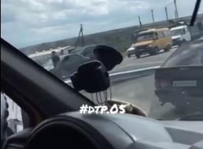 КамАЗ с танком Т-90 опрокинулся под Хасавюртом: видео